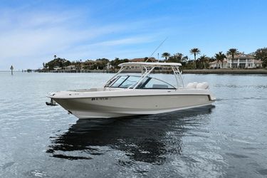 28' Boston Whaler 2018