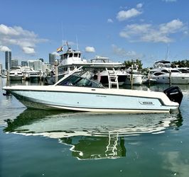 27' Boston Whaler 2019