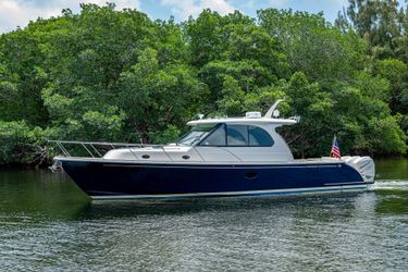 40' Hinckley 2021