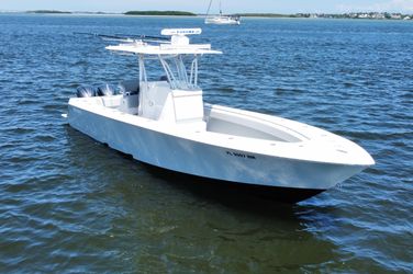 32' Contender 2018
