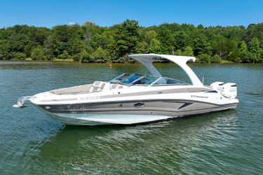 30' Crownline 2020 Yacht For Sale