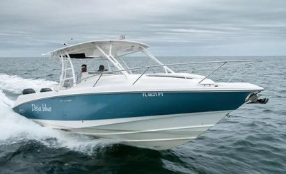 32' Boston Whaler 2014