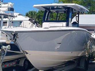 32' Robalo 2025