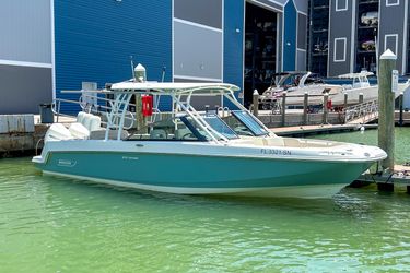 27' Boston Whaler 2020