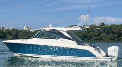 35' Tiara Yachts 2023
