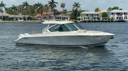 32' Pursuit 2020