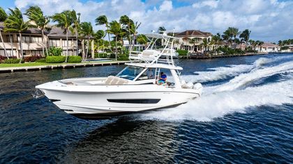 42' Boston Whaler 2022