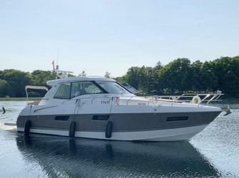 48' Cruisers Yachts 2011