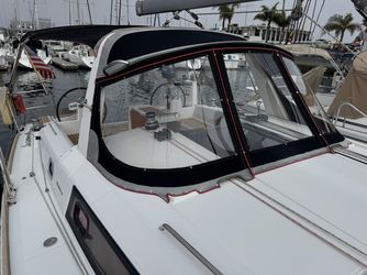 38' Beneteau 2014