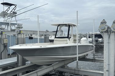 25' Boston Whaler 2024