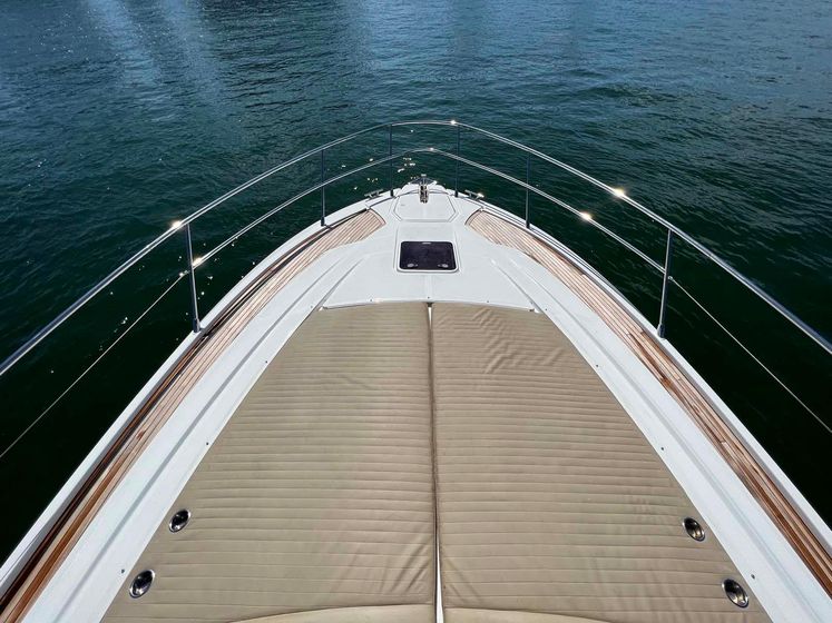 2004 Atlantis 47 Express Cruiser for sale - YachtWorld