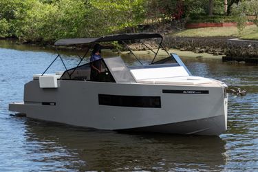 28' De Antonio Yachts 2024