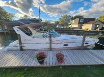 Cruisers Yachts 3075 Express