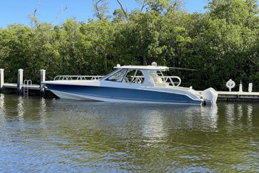 38' Boston Whaler 2022