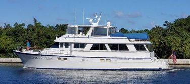 Hatteras 77 Cockpit Motor Yacht