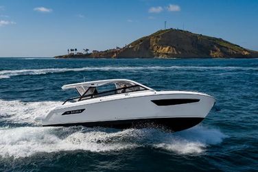 Bavaria Vida 33