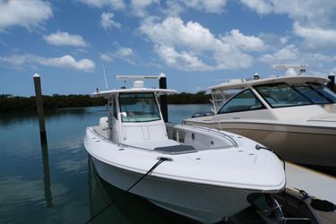 35' Boston Whaler 2016