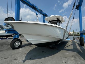 32' Boston Whaler 2007