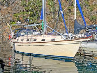 40' Island Packet 2000 Yacht For Sale