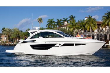 50' Cruisers Yachts 2018