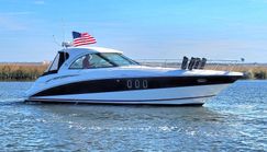 Cruisers Yachts 390 Sports Coupe