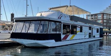 Sumerset 75 Luxury Houseboat