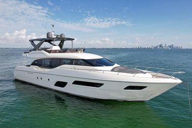 Ferretti Yachts 700