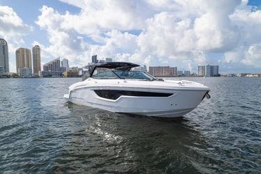 38' Cruisers Yachts 2021 Yacht For Sale