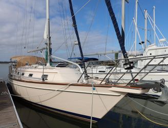 38' Island Packet 2001