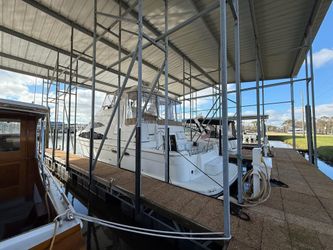 44' Carver 2004