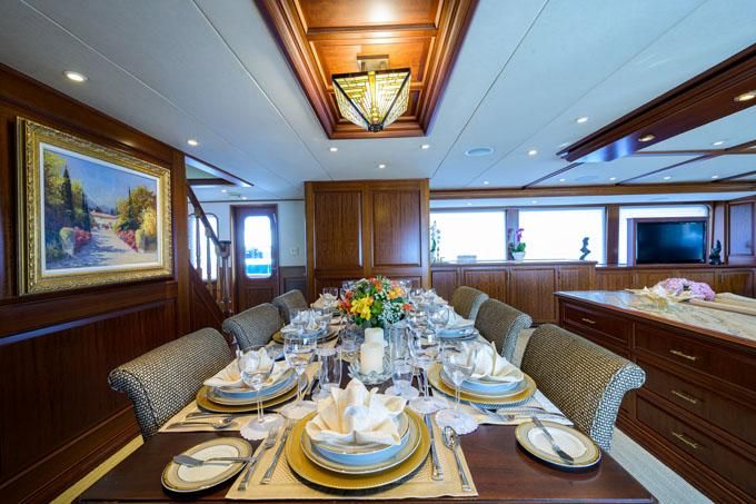 Impetuous Yacht Photos Pics Dining Table