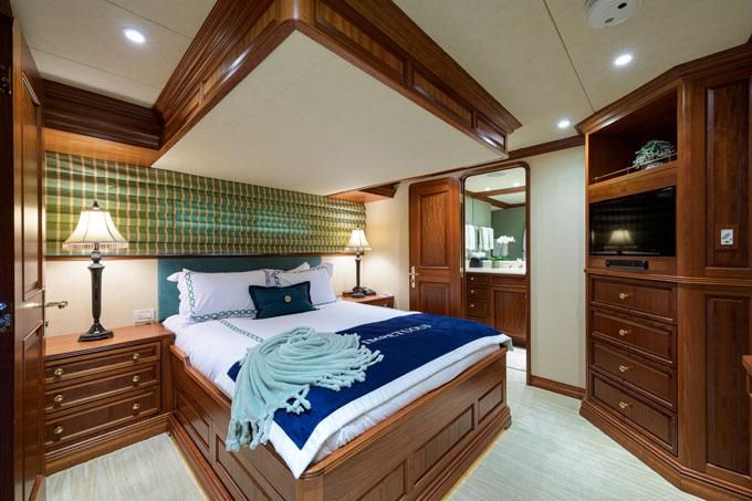 Impetuous Yacht Photos Pics Starboard Aft Guest Cabin