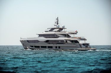 120' Majesty 2025