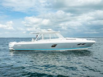 40' Intrepid 2016
