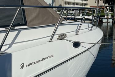 46' Cruisers Yachts 2000
