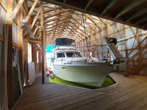 Uniflite With Boathouse