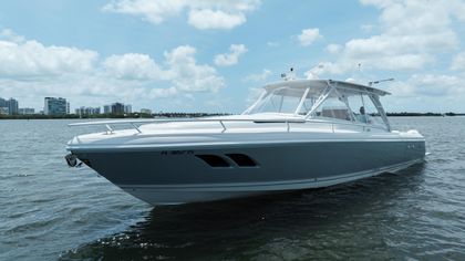 40' Intrepid 2013