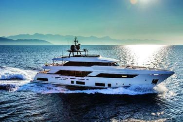 Custom Line Navetta 37