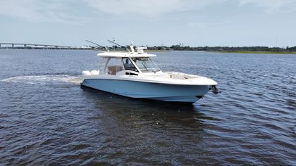 35' Boston Whaler 2020