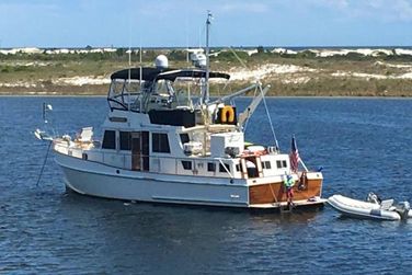 Grand Banks Classic, stabilized with thruster