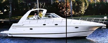 Cruisers Yachts 3870 Express