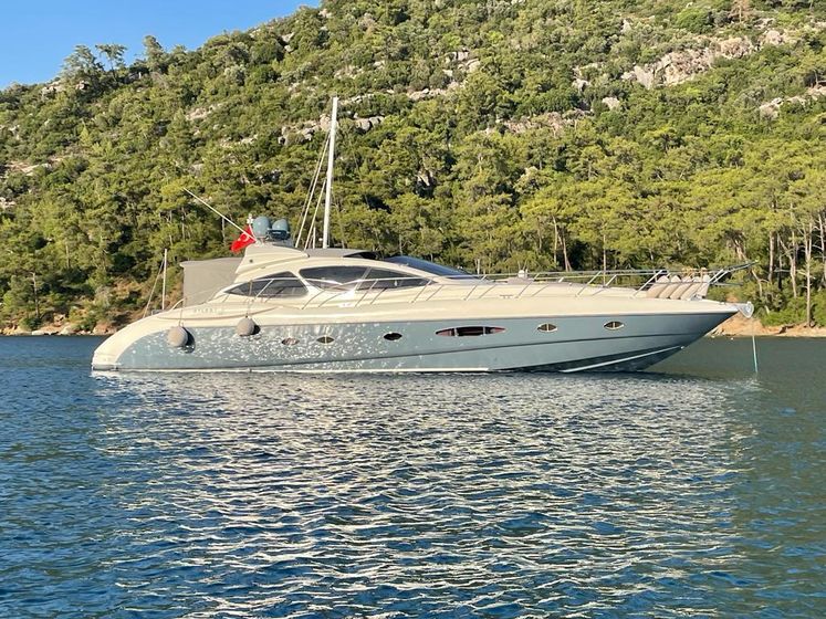 2004 Atlantis 47 Express Cruiser for sale - YachtWorld