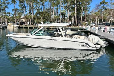 32' Boston Whaler 2017