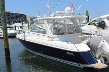 43' Intrepid 2014