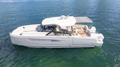 36' Yot 2025