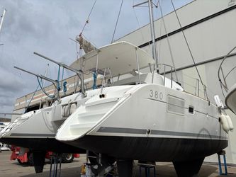 38' Lagoon 2013