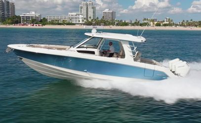 35' Boston Whaler 2024