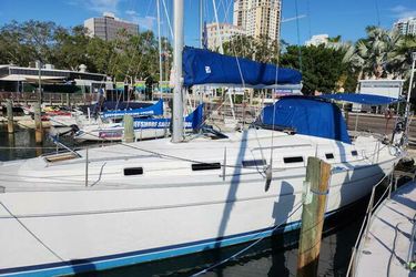 43' Beneteau 2005