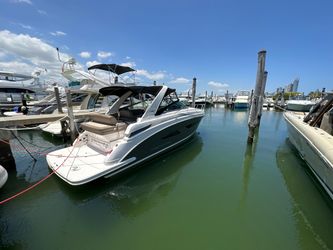 32' Regal 2015