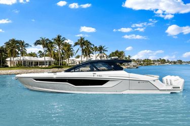 50' Cruisers Yachts 2025